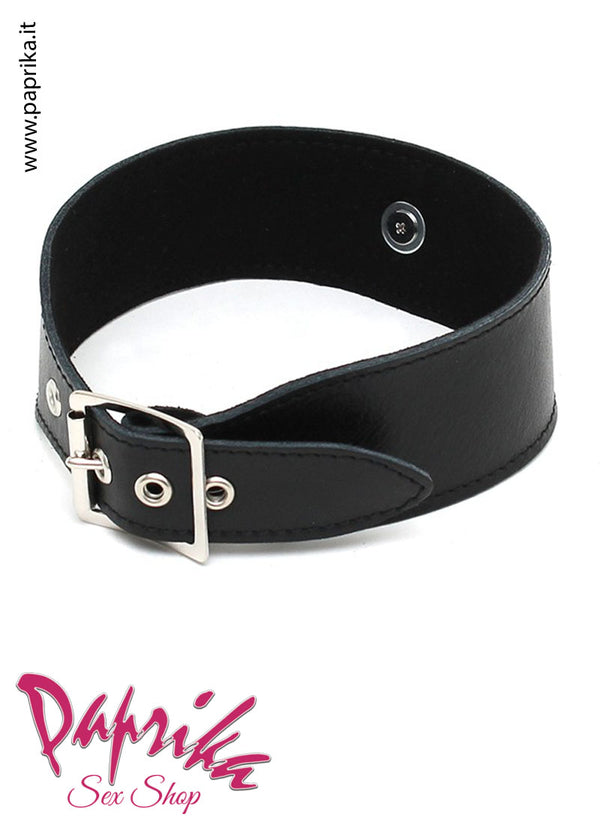 Collare Basso Pelle Nera Anello Centrale Metallo Fibbia Posteriore